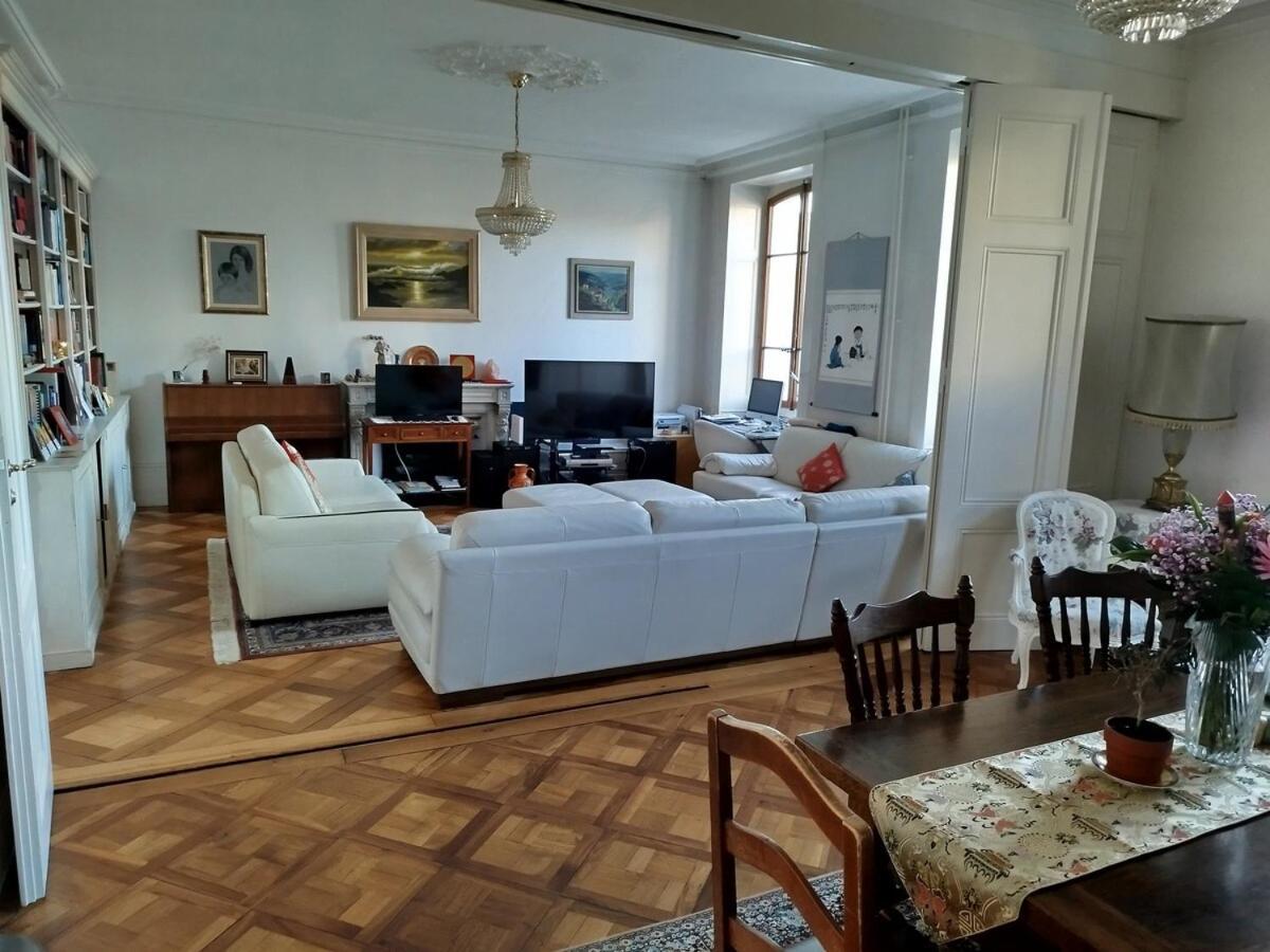 Spacious Unique 150m2 Center *